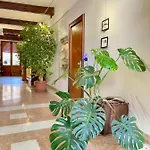 Bed and Breakfast Alkimia Smart Φεράρα
