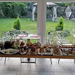 Alkimia Smart Bed and Breakfast Φεράρα